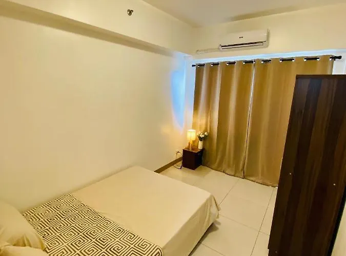 Luxury Two Bedroom With Balcony In South Of Pinas * Manila