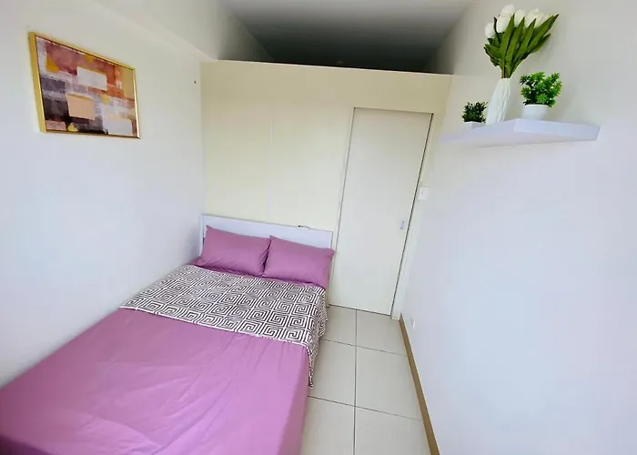 Luxury Two Bedroom With Balcony In South Of Pinas *