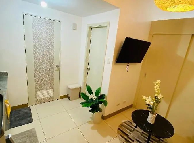 Luxury Two Bedroom With Balcony In South Of Pinas Apartment
